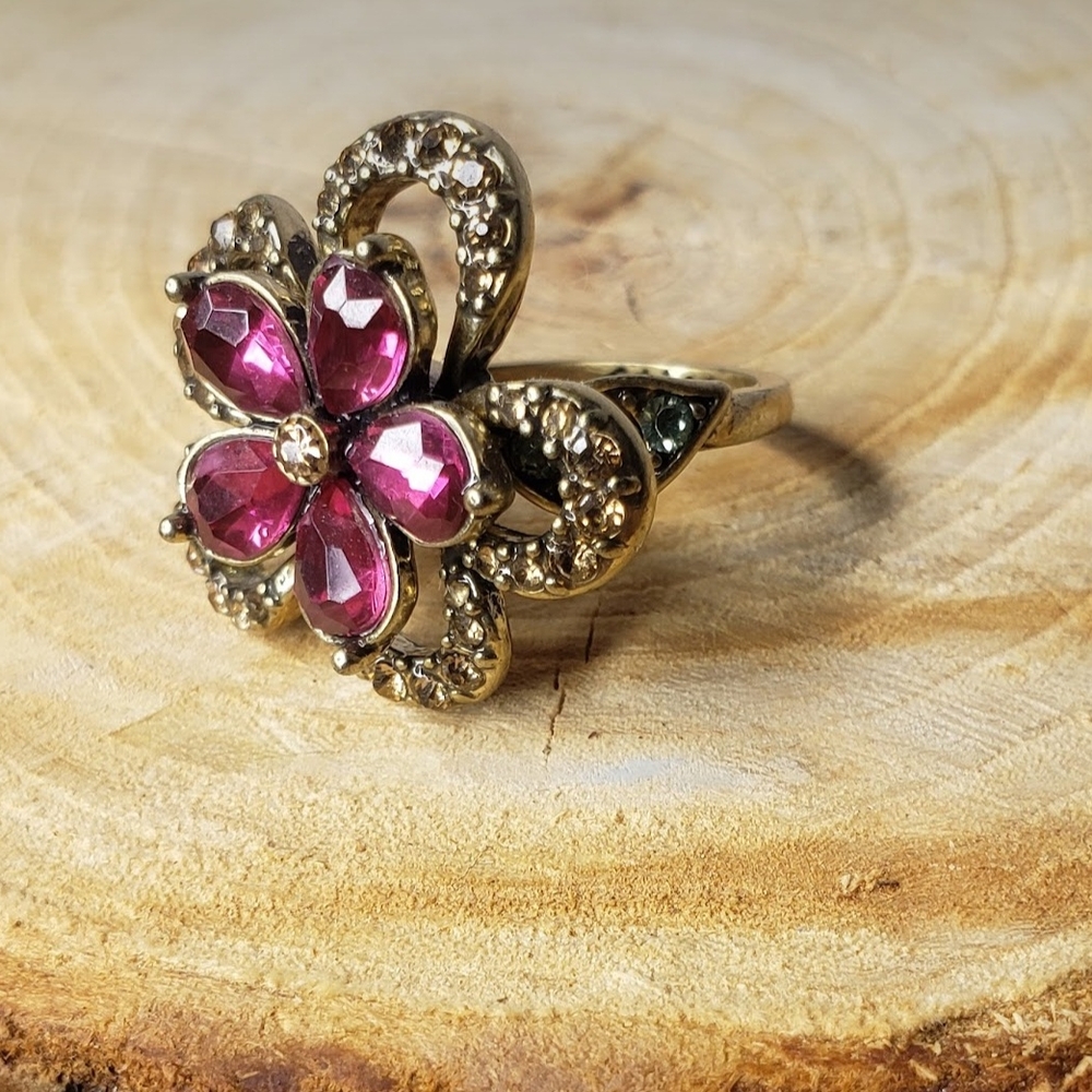 Elegant Antique Gold and Pink Floral Ring